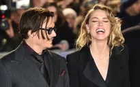 Vợ trẻ của Johnny Depp không sợ tuổi già
