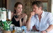 Angelina Jolie kể khổ về việc chỉ đạo chồng