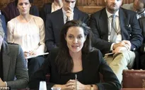 Angelina Jolie lên án IS về hành động hiếp dâm