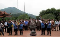 Đoàn cán bộ, hội viên Hội Nhà báo Việt Nam hành hương về nguồn