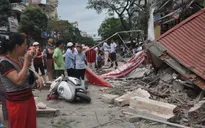 Bắc Giang: Nhà 3 tầng đổ sập, người dân hoảng loạn