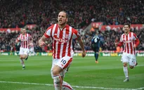 Arnautovic hành hạ Man City với cú đúp bàn thắng sớm