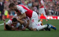 Arsenal kéo tuột Man Utd trở lại mặt đất bằng thắng lợi 3 sao