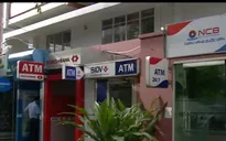 ATM đang "cõng" nhiều loại phí