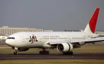 Máy bay của Japan Airlines hạ cánh khẩn cấp ở Tokyo