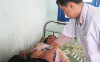 Ăn thịt bò chết, 59 người bị ngộ độc phải nhập viện