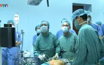 Bác sĩ Việt Nam nổi tiếng với kỹ thuật phẫu thuật "Dr Lương"