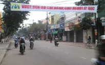 Quy Nhơn: Tháo dỡ băng rôn “Vượt đèn đỏ chỉ dành cho người ít học”