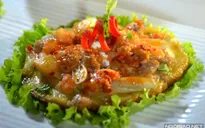 Tự làm bánh xèo kim chi cay