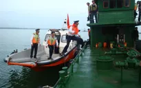 Bắt tàu chở 14.000 lít dầu DO không rõ nguồn gốc