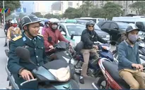Nhiều ý kiến trái chiều xung quanh đề xuất bật đèn xe ban ngày