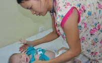 Bị tăng áp phổi nặng, bé 8 tháng tuổi thoi thóp chờ ngày được mổ tim