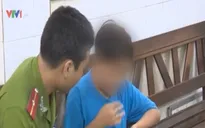 Một bé trai đi lạc nghi bị bắt cóc