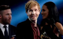 Trang Wikipedia của ca sĩ đoạt giải Grammy 2015 bị hack