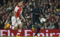 Sao trẻ Arsenal chạy nhanh hơn cả “tia chớp” Usain Bolt