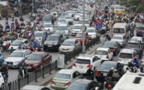Thuế, phí chiếm đến 50% giá ô tô tại Việt Nam