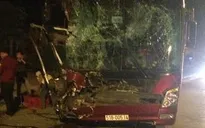 Quảng Bình: Xe ben đâm xe khách, 30 người đập cửa thoát thân