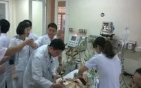 Đưa 2 bệnh nhân vụ sập giàn giáo tại Hà Tĩnh về Hà Nội cấp cứu