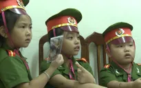 Bố ơi! Mình đi đâu thế?: Chiến sĩ công an nhí toát mồ hôi phá án
