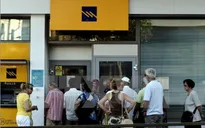 ECB bơm thêm 900 triệu Euro tín dụng ELA cho Hy Lạp
