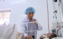 Bị bệnh nhân tâm thần tạt xăng, nam điều dưỡng tử vong