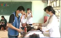 Khám chữa bệnh miễn phí cho đồng bào nghèo ở Bình Định
