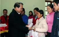 Phó Thủ tướng Vũ Văn Ninh chúc Tết đồng bào nghèo Bắc Giang