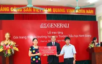 Công ty bảo hiểm tài trợ gói thiết bị 750 triệu đồng cho trường tiểu học