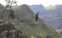 Cuộc đua kỳ thú 2015 - Tập 3: Tay đua bủn rủn chân tay khi leo dây qua vực