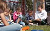 Khuyến nghị dỡ bỏ luật cho phép đánh con tại Canada