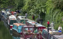 Giá nhà đất đắt đỏ, người dân London chuyển sang sống ở... thuyền