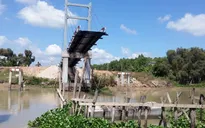 Cầu ở Long An vừa khánh thành đã sập: Do tải trọng bê tông quá lớn