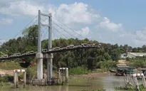 Cầu ở Long An vừa khánh thành đã sập