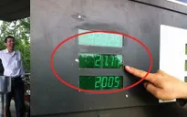 Vạch trần thủ đoạn gian lận của một cây xăng tại TP.HCM
