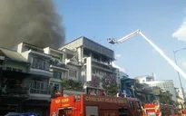 Cháy 13 căn nhà tại khu dân cư trên Đại lộ Võ Văn Kiệt, TP.HCM xuất phát từ chập điện