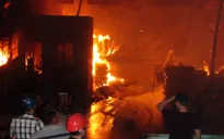 Đồng Nai: Cháy công ty gỗ, thiệt hại hàng tỉ đồng