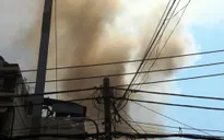 TP.HCM: Cháy lớn, 2 căn nhà bị thiêu rụi