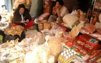 Hà Nội: Thị trường mua sắm sôi động ngày cận Tết