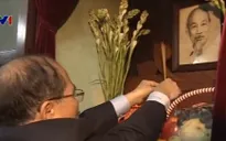 Chủ tịch Quốc hội dâng hương tưởng nhớ Bác Hồ