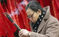 Trung Quốc: Đau đầu vì "cơn mưa" tiền xu tại các đền, chùa