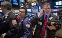 Đồng Euro giảm kỷ lục ảnh hưởng tới thị trường chứng khoán Mỹ