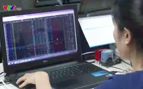 Thị trường chứng khoán trong nước hồi phục sau phiên lao dốc
