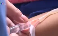 Chuyển giao kỹ thuật chữa bệnh cho bác sĩ dân tộc thiểu số