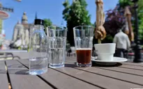 Cà phê trong suốt không làm xỉn màu răng