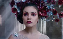 Mila Kunis rực rỡ với đám cưới ngoài vũ trụ