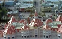 Cấm sử dụng gậy tự chụp ảnh tại công viên Disney Land