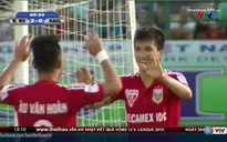 Công Vinh đệm bóng đơn giản, ghi bàn thắng thứ 3 cho B. Bình Dương