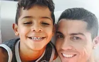 Cristiano Ronaldo: Con trai tôi không cần một người mẹ