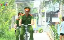 Cảnh sát Đồng Tháp đi tuần tra bằng… xe đạp