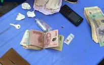 CSGT vây bắt đối tượng tàng trữ ma túy giữa đường phố Hà Nội